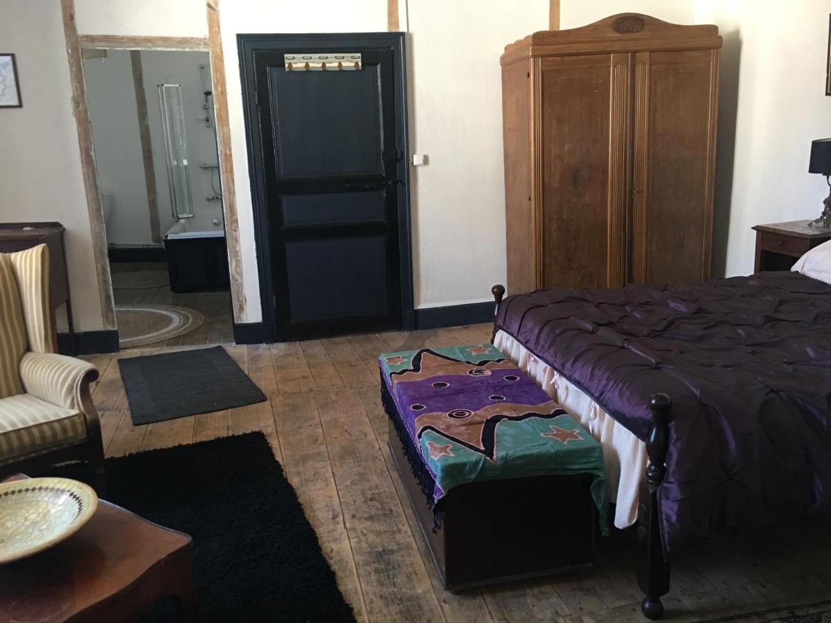 Chambre Sdb Privee Townhouse 26 Chambres D'Hotes Civray Civray  Kültér fotó